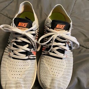 Nike fly knit size 10 shoes